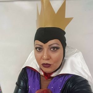 Evil Queen Halloween Costume